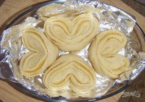 Булочки-сердечки с сахаром 