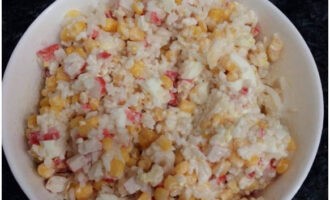 Крабовый салат &mdash; ингредиенты