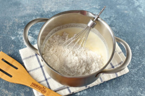 Пышные бездрожжевые оладьи на кефире 